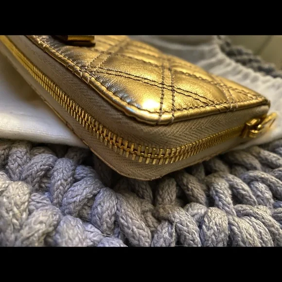 Marc Jacobs Gold zipped wallet brand new - Picture 4 of 7